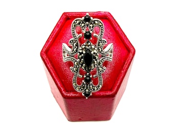 Art Deco Ring in 925 Sterling Silver with Black Onyx and Marcasite