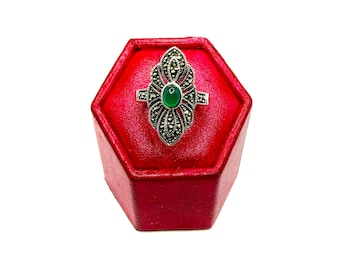Ring  -  Edwardian Style, 925 Sterling Silver, Marcasite and Green Agate. -  Size 7