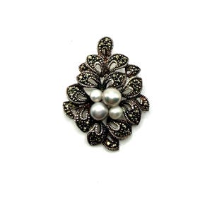 Vintage Silver 925 Sterling Pendant with Fresh Water Pearls