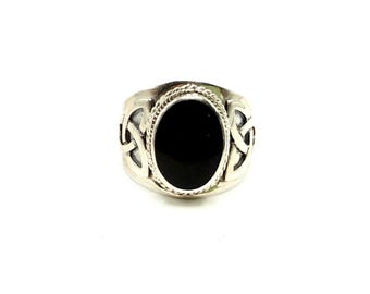 Men's Ring.  Celtic, 925 Sterling Silver and Black Onyx  Size  US 12