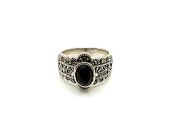 Ring  - Art Deco, 925 Sterling Silver, Marcasite & Black Onyx Ring