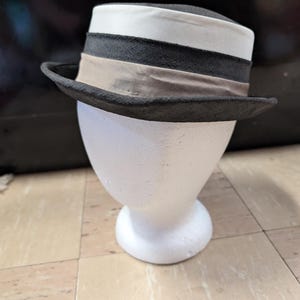 UNWORN 1960s\' BLACK AND WHITE STRAW FEDORA Men main image 2