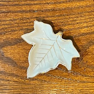 Leaf Shaped Ceramic Porcelain Trinket Ring Dish Holder with Gold Accents