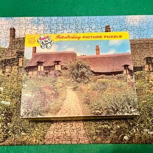 Complete Tuco Interlocking 350-400 Piece Picture Puzzle--Anne Hathaway&#39;s Cottage, England