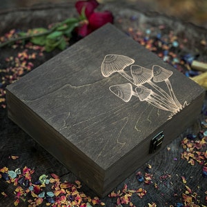 Enchanted Wooden Box with laser Engraving Magical Mushroom Design - Ideal for Mystics, Psychedelic Art Lovers, and Nature Enthusiasts