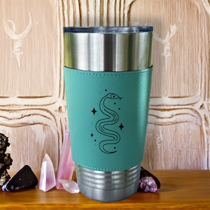 Serpentin Charm Becher 20oz - Ouroboros gravierter Edelstahlbecher