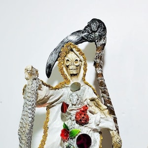 Blessed Santa Muerte Statue, White Santa Muerte Statue, Santa Muerte Statue Holy Death Statue La Niña Blanca, Santa Muerte Gift Altar 16.75&quot;