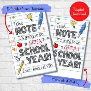Op de afbeelding: Twee afdrukbare sjablonen met schoolthema met de tekst "Take NOTE It's going to be a GREAT SCHOOL YEAR!" met een rode appel, potlood, pen en gloeilamp illustraties. Inclusief "Editable Canva Template" en "Digital Download" labels.