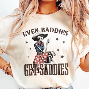 Incluso los malos se ponen tristes PNG, ansiedad PNG, PNG de moda, diseño de camiseta retro, chico malo triste PNG, salud mental divertida, diseño de camiseta vintage
