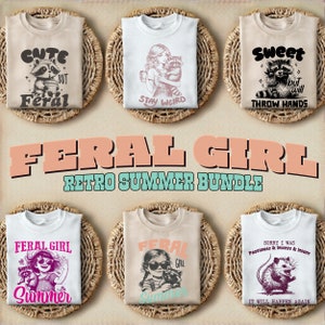 Pacote de 6 PNGs de Feral Girl Summer Vibes, Guaxinim engraçado, Citações sarcásticas, Humor sobre saúde mental, Designs de praia retrô, Clipart sarcástico e atrevido