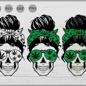 Puede incluir: Tres ilustraciones de cráneos en blanco y negro con diseños de hojas de marihuana verdes en sus bandanas, gafas de sol y moños.