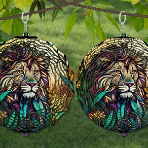 Plantilla de diseño de sublimación de vidrieras de Lion Wind Spinner, Wind Spinner SVG, sublimación redonda de 10 pulgadas, Spinners colgantes redondos png,