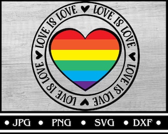 Puede incluir: Un diseño gráfico en blanco y negro con un corazón arcoíris en el centro. El texto "Love is Love" se repite alrededor del corazón.
