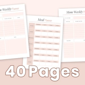 Op de afbeelding: Drie afdrukbare plannerpagina's in een lichtroze kleurenschema. De pagina's zijn getiteld "Mom Weekly Planner" en "Meal Planner". De pagina's zijn ontworpen om te helpen bij het organiseren van dagelijkse taken, maaltijdplanning en andere activiteiten.