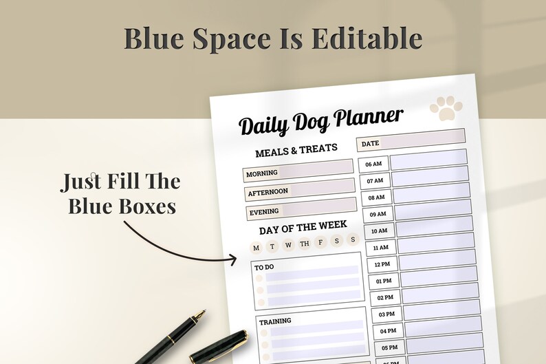 Puede incluir: Un planificador diario para perros imprimible con secciones para comidas y golosinas, d&iacute;a de la semana, tareas pendientes y entrenamiento. El planificador tiene una huella de pata en la esquina superior derecha y el texto "Daily Dog Planner" en la parte superior.