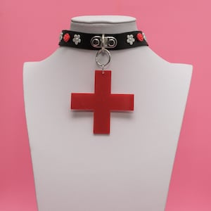 Kawaii Krankenschwester Choker, Rotes Kreuz, Yami Kawaii, Erste Hilfe Choker, Großes Kreuz Choker, Gothic Choker, Kawaii Goth Choker, Menhera Chan – 10326