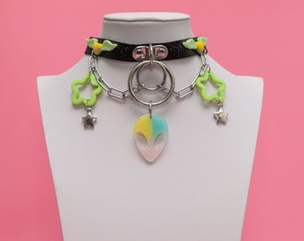 Buitenaardse ketting, buitenaardse hanger, buitenaardse choker, O-ring lederen choker, cyberneongroene choker, limoensieraden, leren kettingen choker - 10267