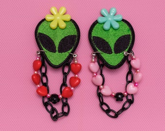 Pinza para el pelo de extraterrestre, pinza para el pelo gótica kawaii, pinza para el pelo espeluznante, pinza para el pelo colgante, pinza para el pelo con forma de corazón, pinza para el pelo gótica pastel, accesorios de extraterrestre -10215