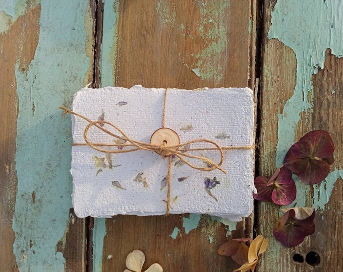Handmade recycled paper by Beasties /& Botanicals 10 A6 sheets in White with delphinium petals