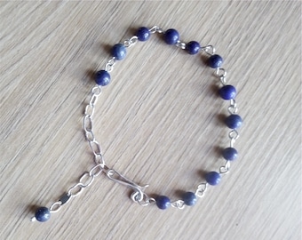 Perles bleues de lapis-lazuli faites main sur un bracelet réglable en argent sterling avec fermoir crochet