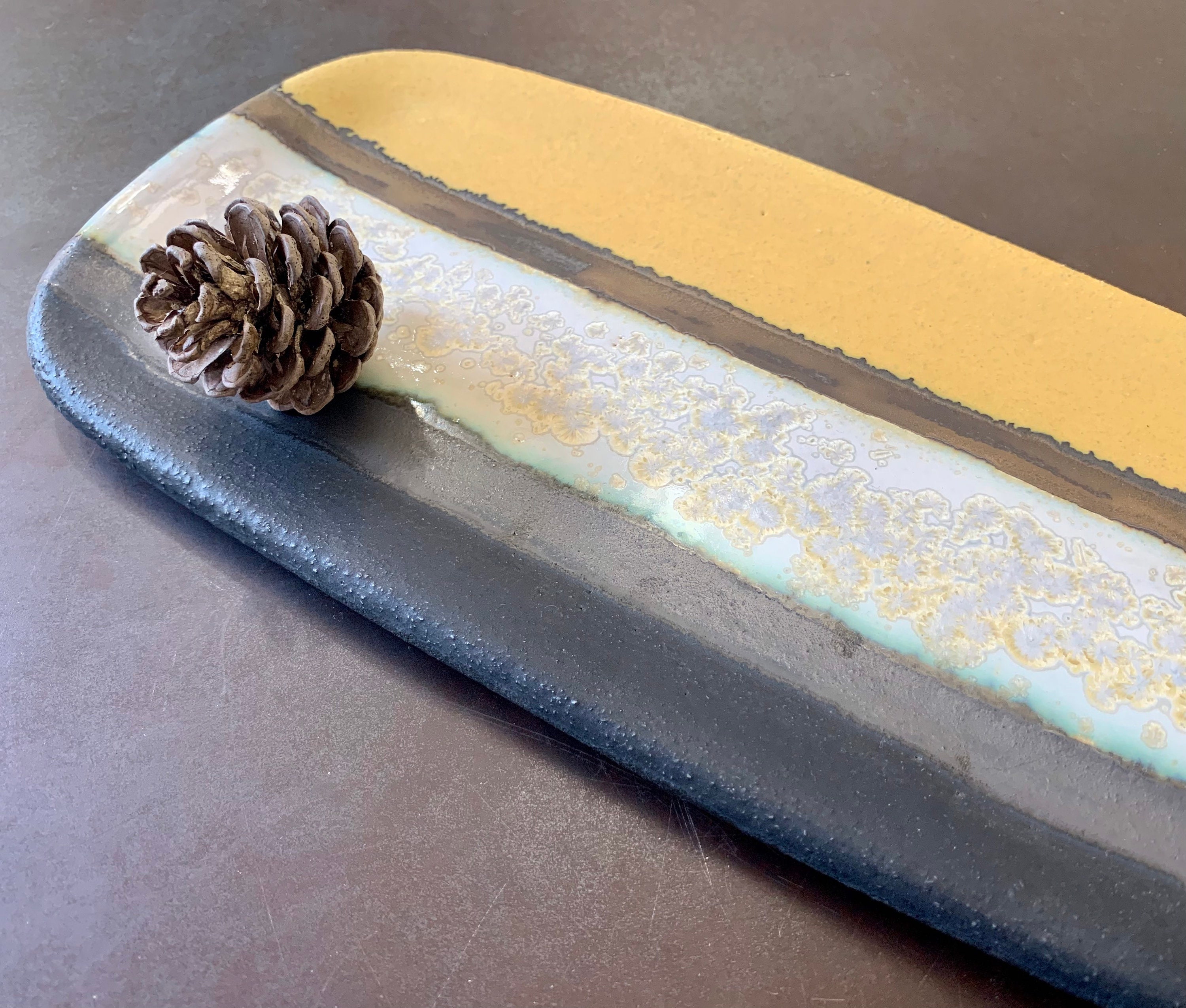 Plat de Présentation en Grès Collection Bayadère