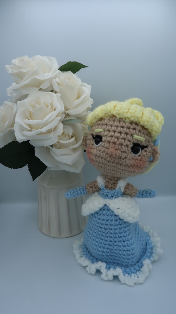 Patrón PDF de amigurumi de crochet de la princesa Cenicienta
