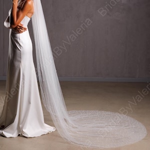 Cascading Pearl Wedding Veil wedding veil Cathedral  Scattered Pearl veil Cascade pearls Fingertip Veil Ivory Wedding Veil Single Tire Veil