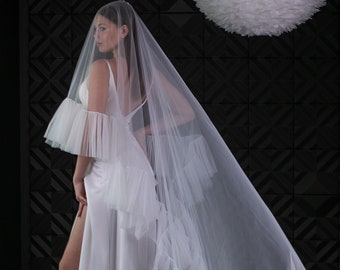 Luxurious Ruffle wedding veil with blusher, Two layers ruffled edge bridal veil, Blushered fluffy soft tulle veil, Frill edge puffy veil