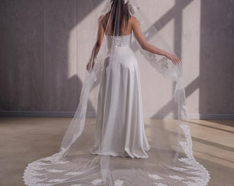 Lace Mantilla Wedding Veil: Cathedral Length, Spanish Trim