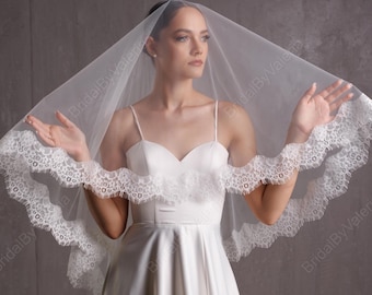 Two layers wedding veil Lace trim bridal veil 2 tires Fingertips double tiers Veil With blusher Long bridal veil 2 layered