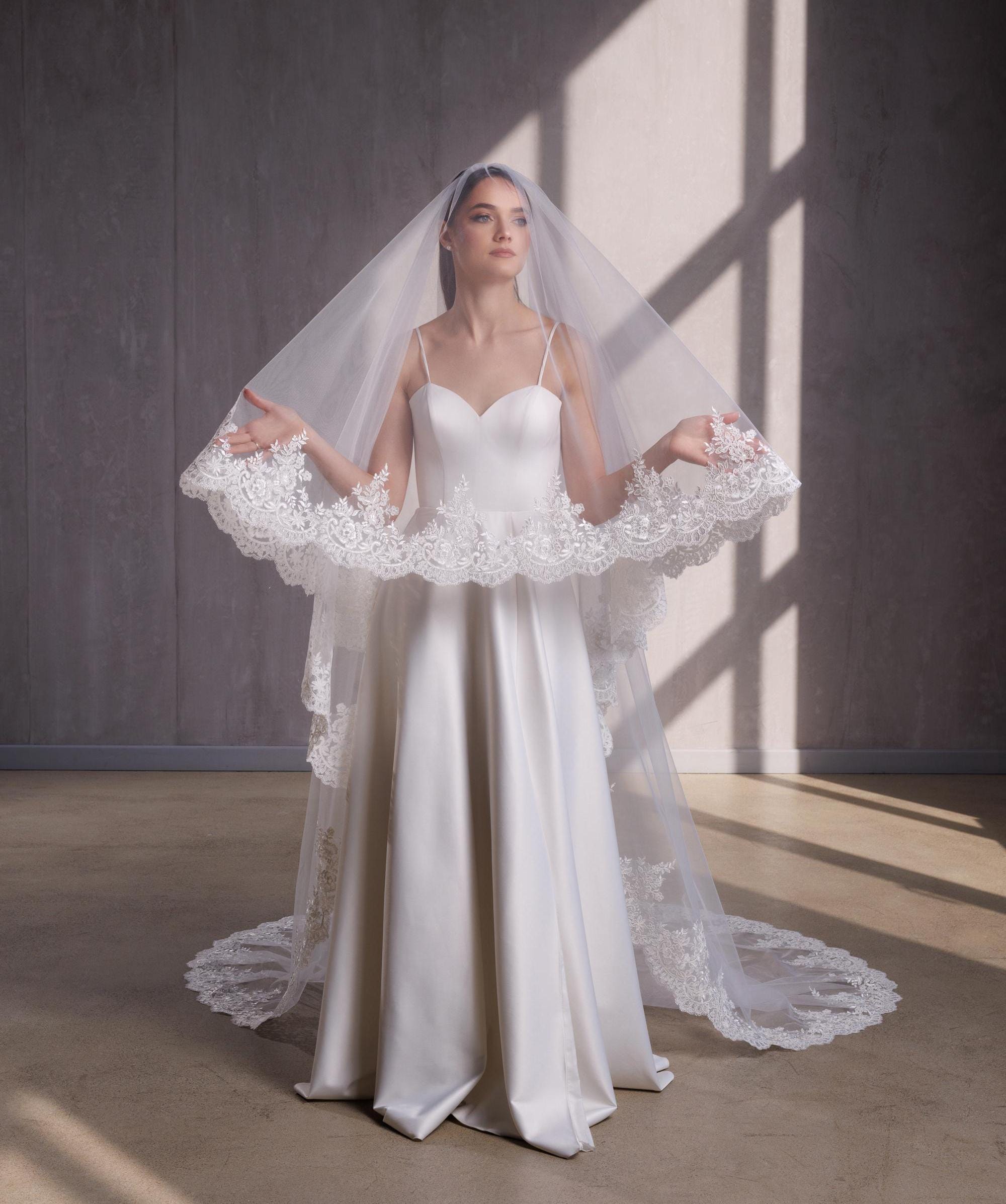 Voile De Mantille En Dentelle Française Pour Mariée - Longueur Chapelle - Ivoire - Soie