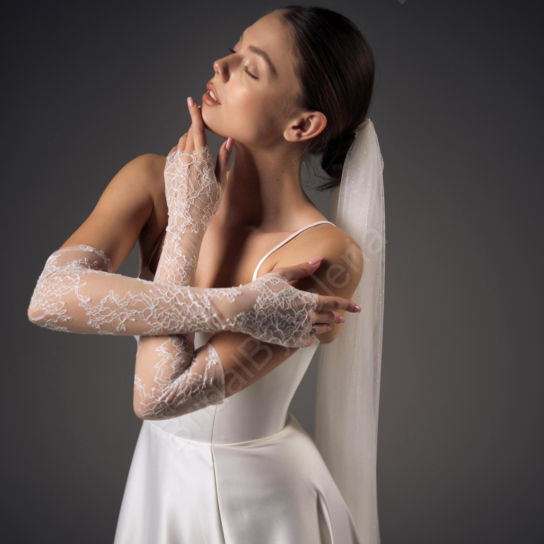 Lace Gloves, Long lace fingerless Wedding Gloves, Bridal Gloves, Tulle Sheer Fingerless Sleeve,Bridal Pearl Sleeves, Wedding Mittens