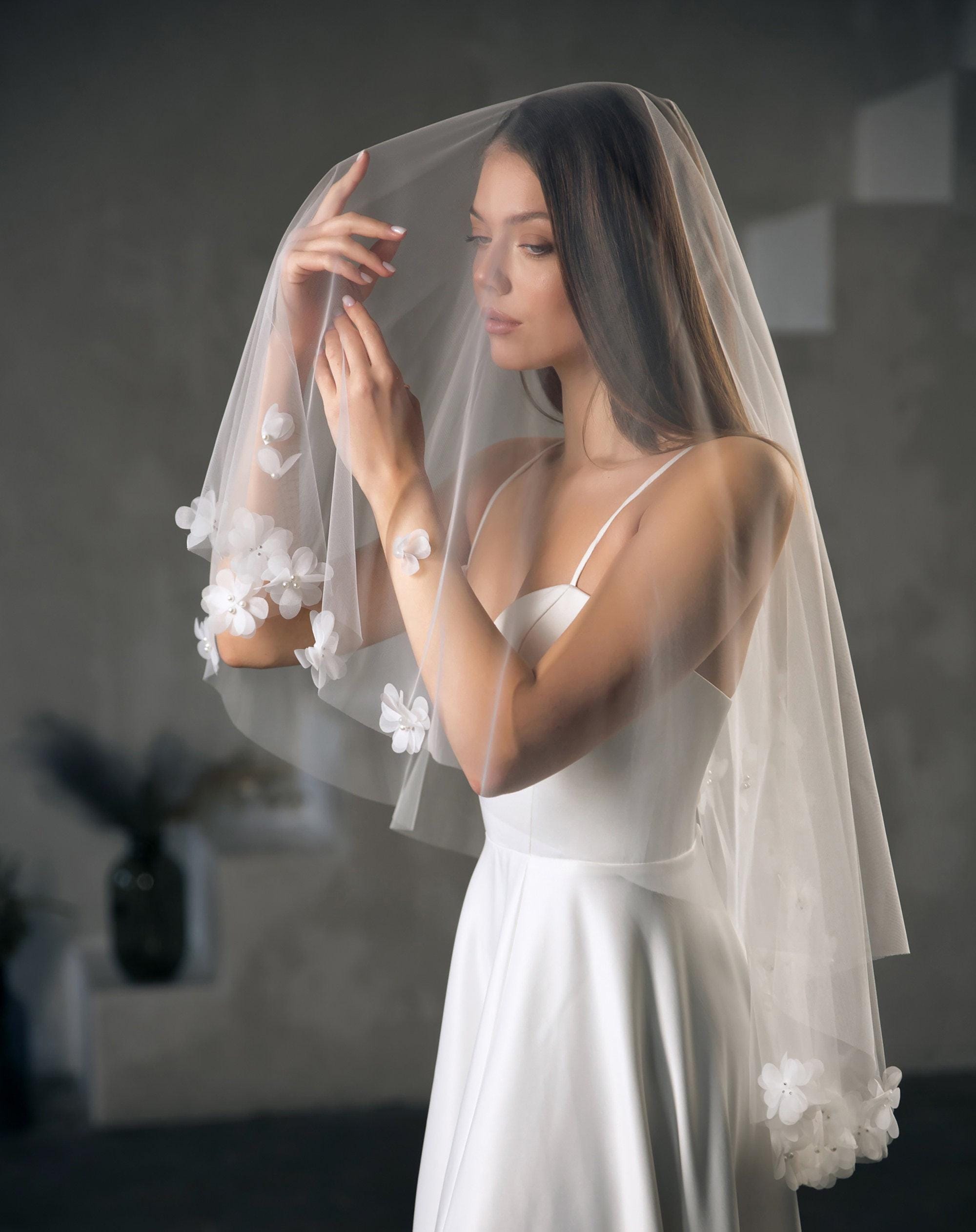 3D Floral Wedding Veil With Blusher - Off-white Tulle  display picture 3