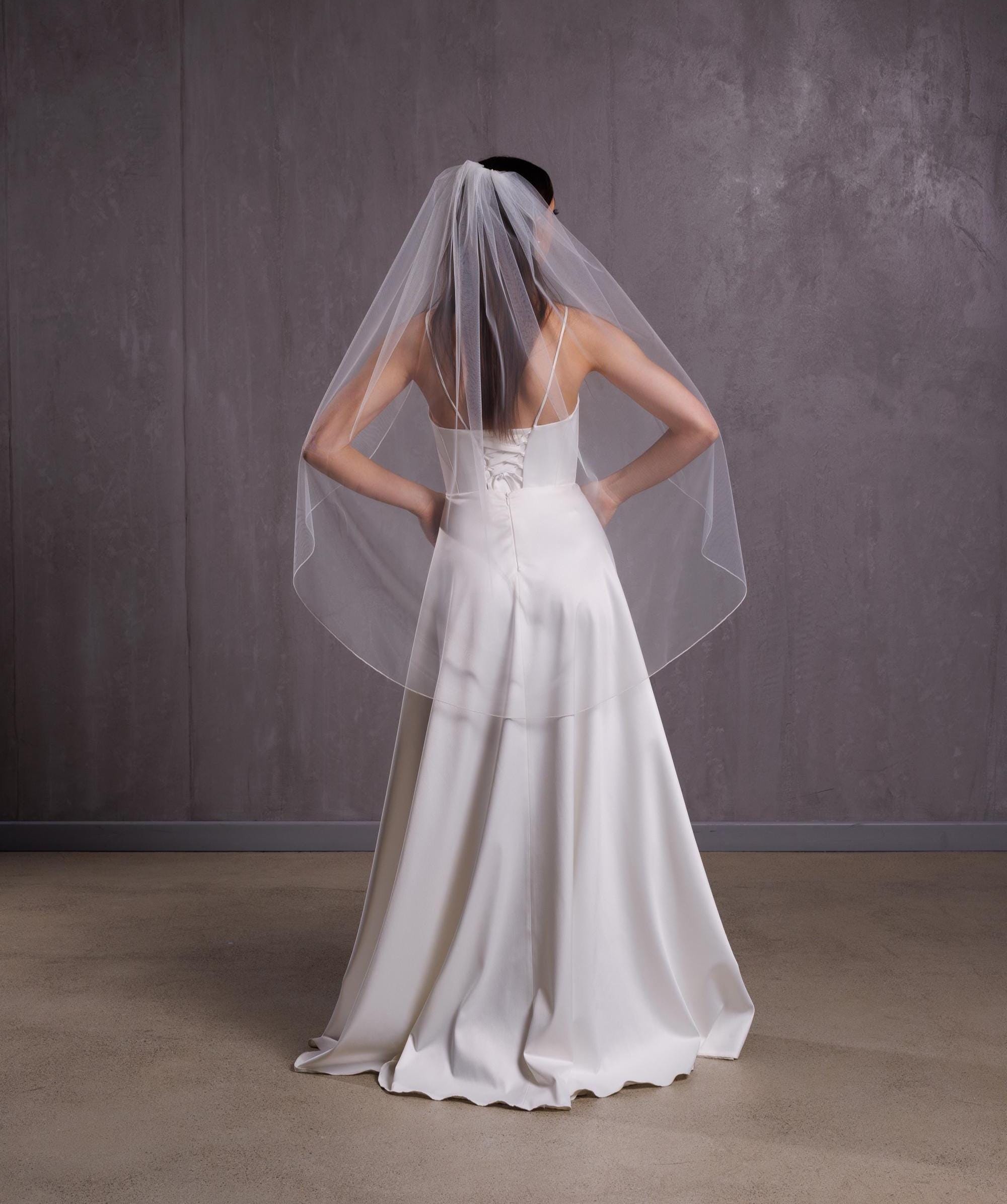 Pencil Edge Wedding Veil: Italian Tulle, Fingertip or  display picture 1