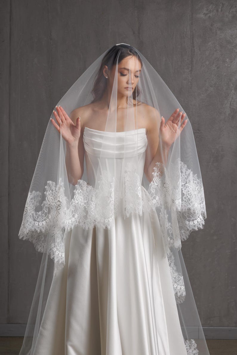 Velo de novia de encaje Chantilly: Velo nupcial catedral de dos capas - Marfil claro imagen 1
