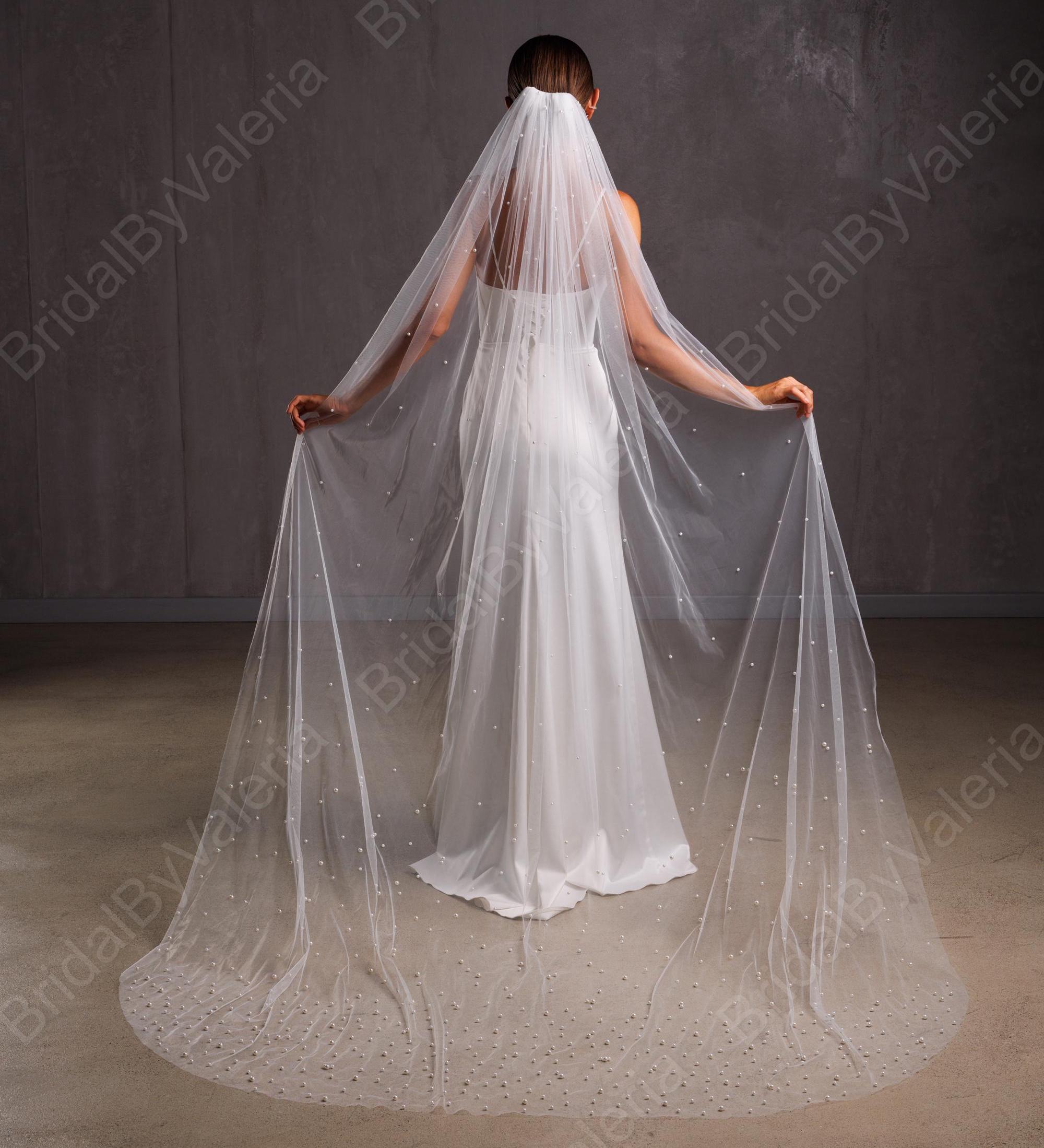 Cascading Pearl Wedding Veil: Ivory Cathedral or Fingertip  display picture 1