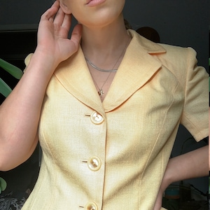 Vintage Woven Pastel Yellow Button Up Short Sleeve Blouse Top Blazer