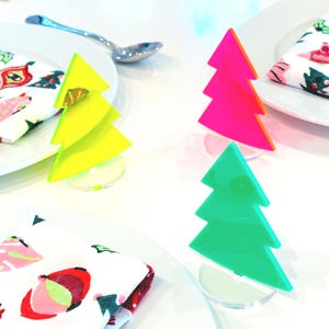 Acryl-Weihnachtsbaum-Manteldekor, stilvolle Tischdekor-Ideen, einzigartiges Weihnachtsherzstück für Feiertagsessen, Feiertags-Einweihungsgeschenk