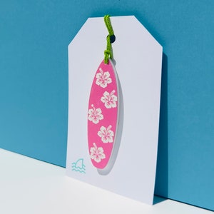 Acryl Surfbrett Geschenkanhänger, handgeschriebene Notiz für Surf-Enthusiasten, ideal für Strandpartys und Goodie Bags, lustige Surfbrett-Geschenkverpackung, Sommer