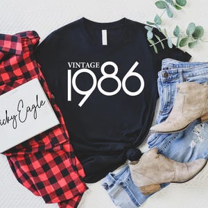 40th Birthday Gift For Woman, Vintage 1986 Shirt, 40th Birthday Shirt, 1986 T-shirt, Vintage Retro 1986 T-Shirt, Gift For Her And Him imagen 4