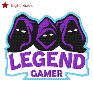 Puede incluir: Parche bordado con tres figuras encapuchadas en negro y morado, con ojos blancos, sobre las palabras "LEGEND GAMER" en morado y azul. El parche tiene un borde azul claro y el texto "Eight Sizes" es rojo.