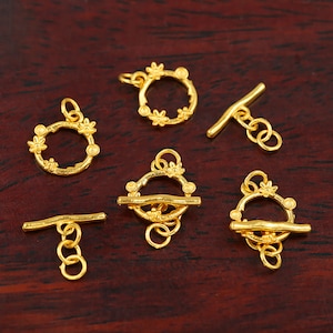 18k Gold Flower Toggle Clasp - Gold T-Clasp - 7.4mm Circle - Handmade Gold Clasp - Clasp for Bracelet or Necklace - Yellow Gold Finding