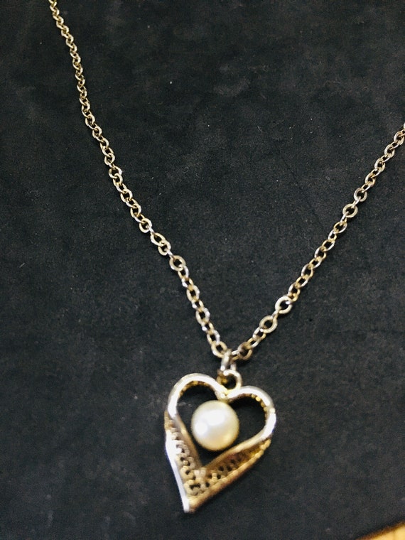 Dainty Vintage Sarah Coventry Filigree Heart Cult… - image 2