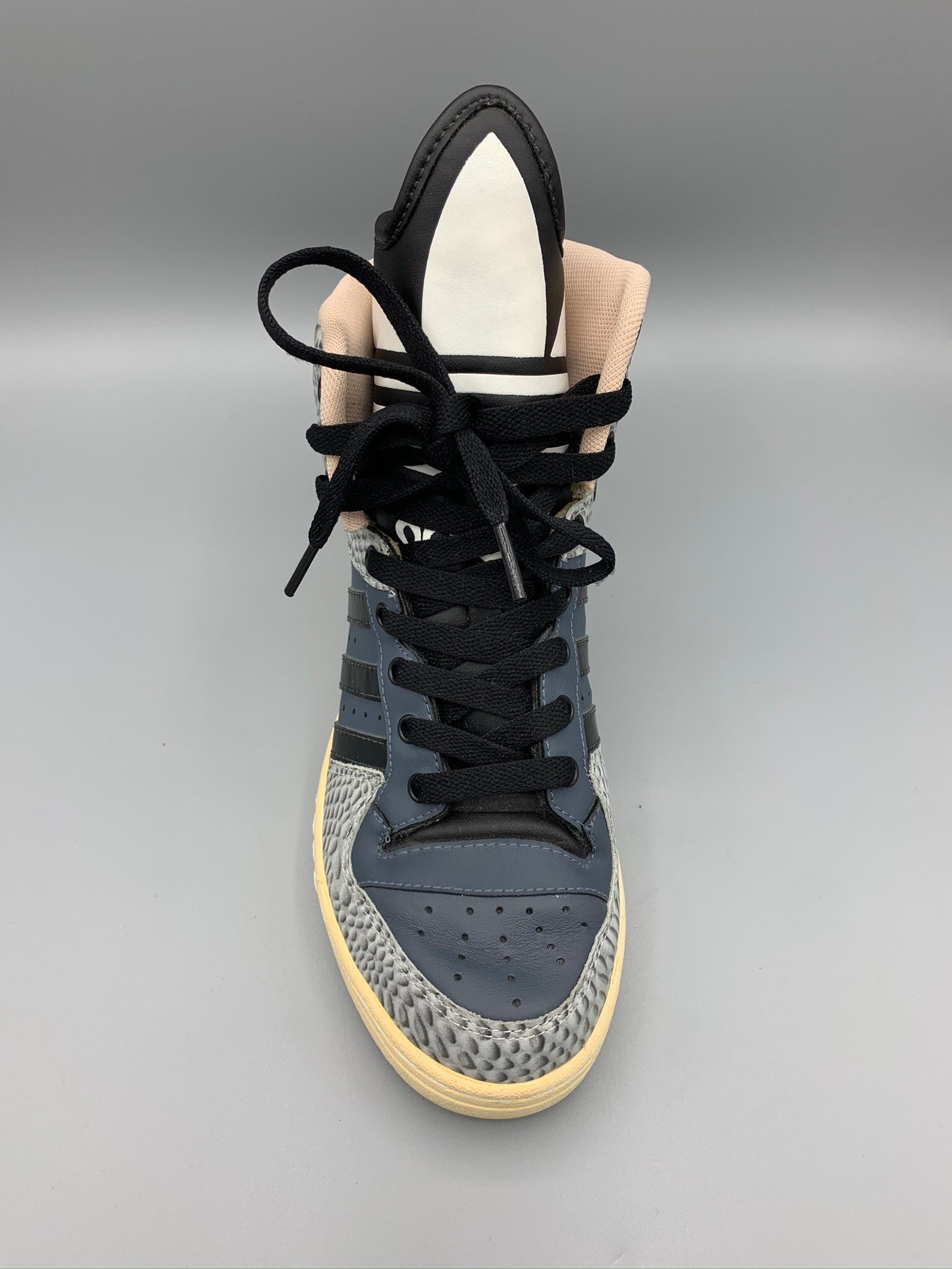 Limited Edition Adidas Rose: Collectors Item - ls9bnvl