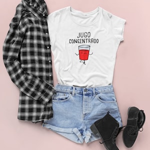 Jugo Concentrado Carino Camicia Spagnola , Camiseta Espanol , Gioca su parole Cartone animato in spagnolo , Divertente Puns Unisex T Camicia