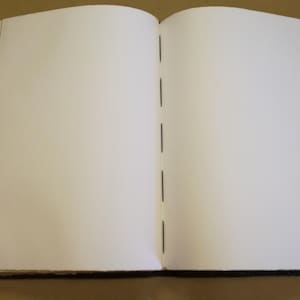 El Libro Negro, libro inspirado en Skyrim hecho a mano imagen 8