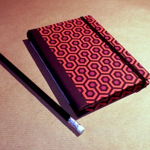 Den Shining Inspired Notebook med Elastisk Remstängning Handgjord
