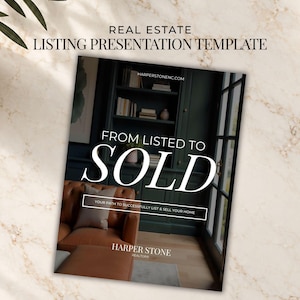 Könnte beinhalten: Eine Immobilien-Präsentationsvorlage mit dem Text REAL ESTATE LISTING PRESENTATION TEMPLATE, FROM LISTED TO SOLD, YOUR PATH TO SUCCESSFULLY LIST & SELL YOUR HOME und HARPER STONE REALTORS auf einem Foto eines Wohnzimmers.