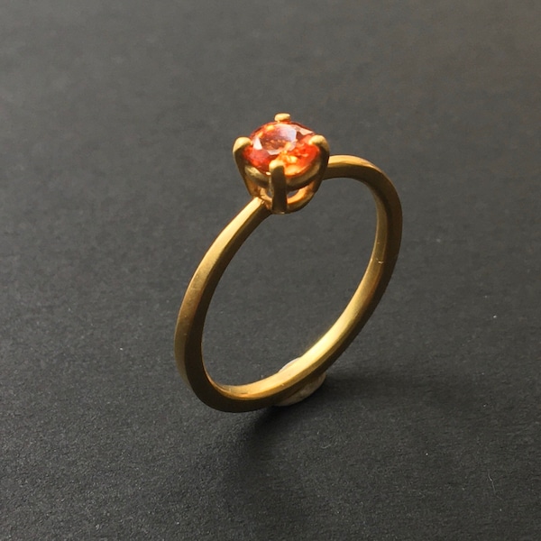 Bague fine en plaqué or et Saphir orange