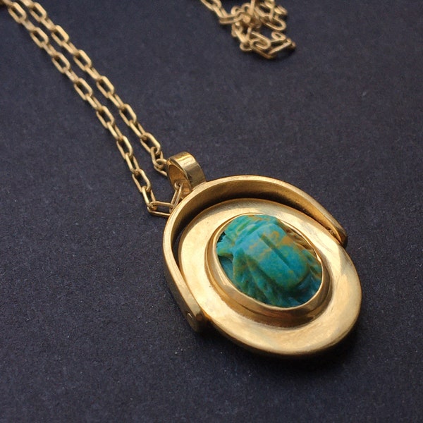 Collier Turquoise naturelle et plaqué or, unisexe motif scarabée Egypte antique